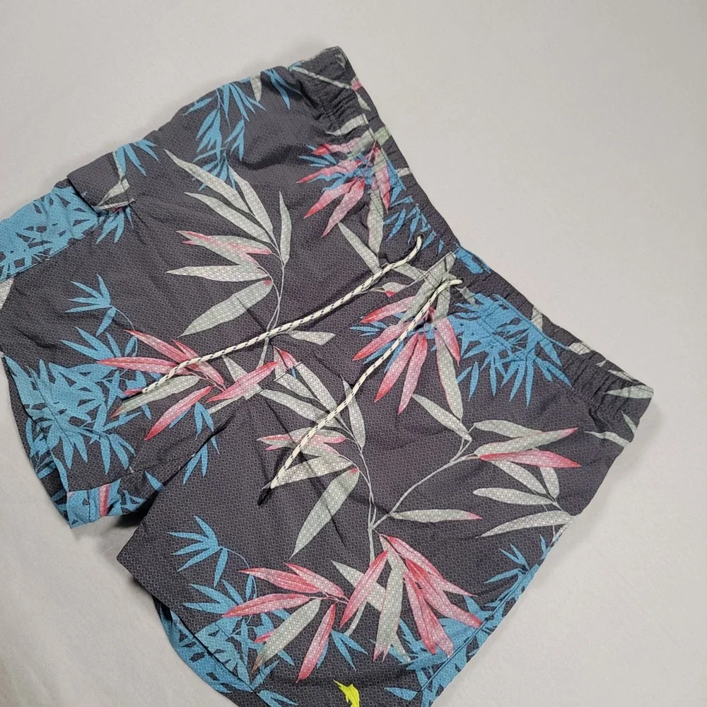 Tommy Bahama Relax Swim Trunks Mens XL Gray Bamboo Tropical Print Board Shorts
